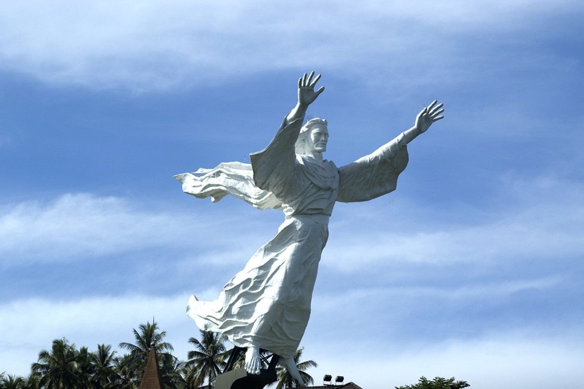 10 bức tượng Ðức Chúa Kitô Vua đẹp nhất thế giới – Tượng Công Giáo đẹp.