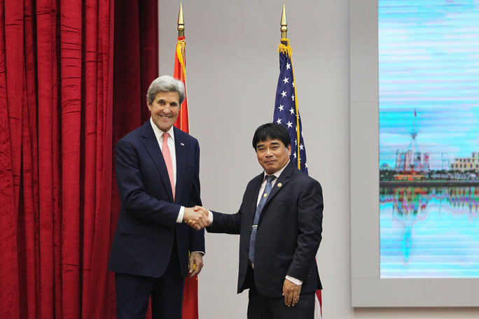 Ngày 13/1/2017, Ngoại trưởng Mỹ John Kerry đã từng ghé thăm HCMUTE. Và có buổi nói chuyện với 400 sinh viên, trí thức, doanh nhân TP HCM.